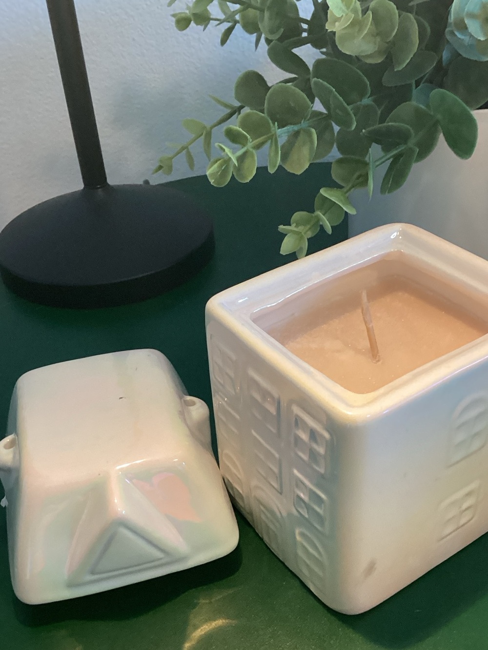 New Iridescent White Ceramic House Candle Holder Scent Sugar Cookies